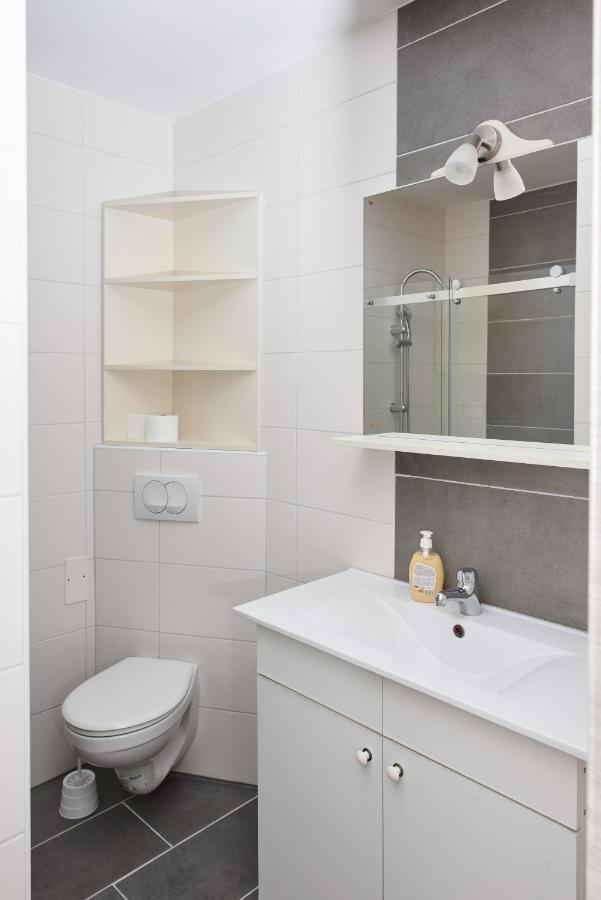 Sakota Family House Apartment Sremska Kamenica Bagian luar foto